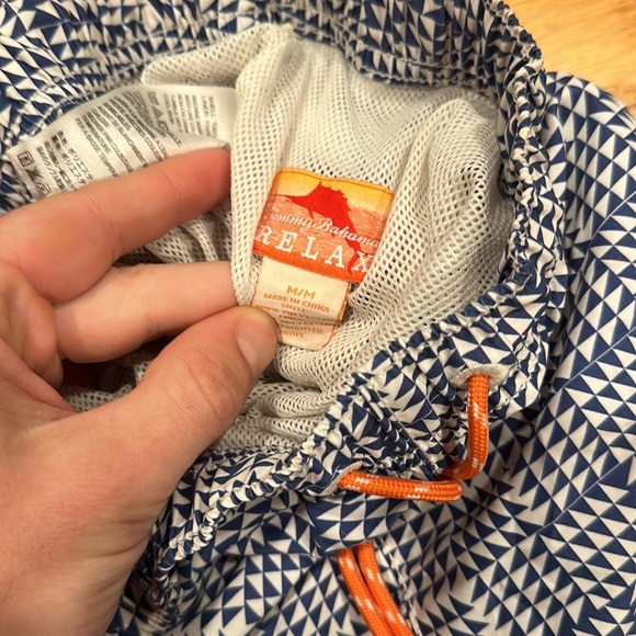 Tommy Bahama Swim Trunks, size MEDIUM. - Picture 4 of 4
